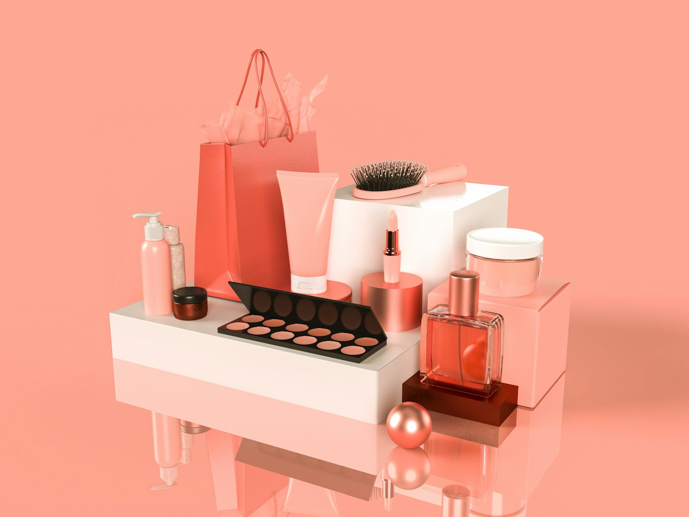 Cosméticos variados sobre uma mesa clara
