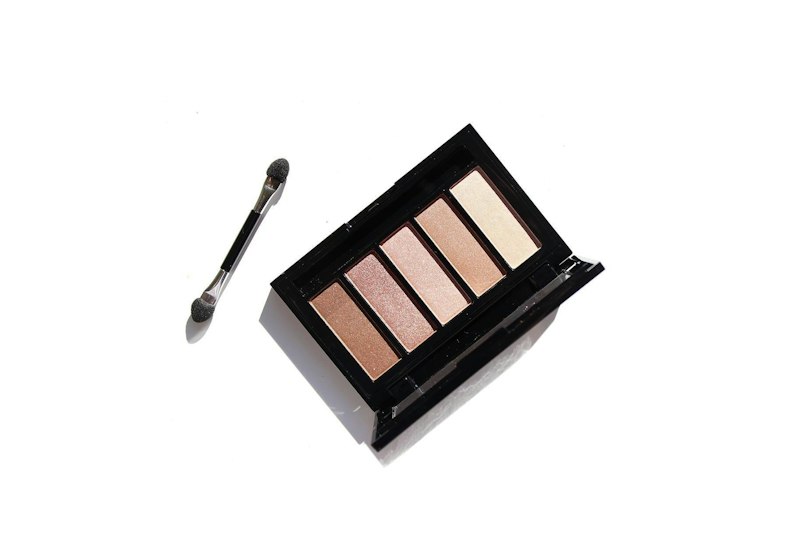 Paleta de sombras em tons de marrom